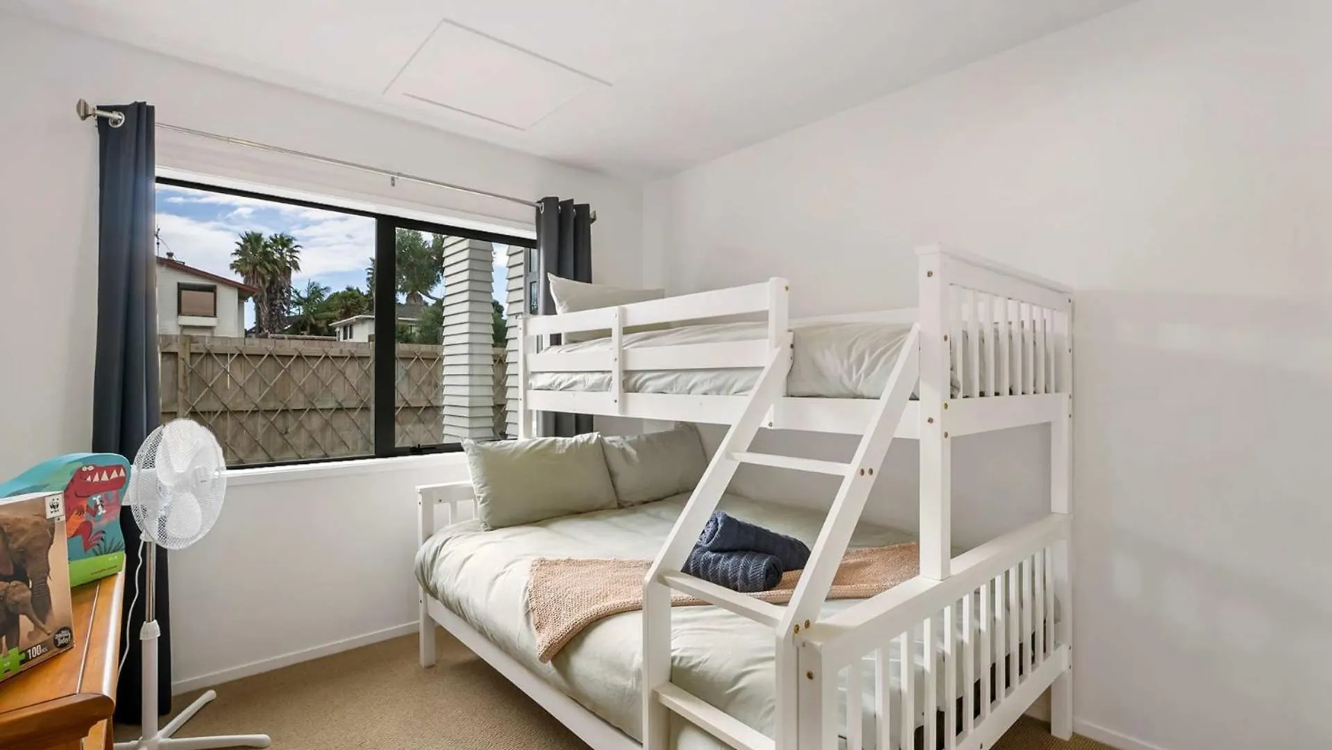 Sunny Seaside Retreat - Papamoa Beach 0*,  New Zealand